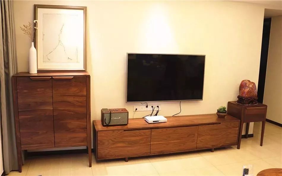 【設計說】客廳的電視牆，軟裝不對稱？ 家居 第9張