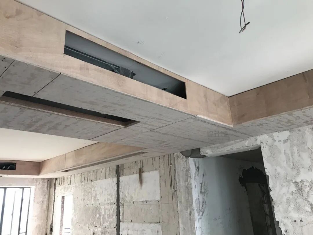 客厅有横梁，该如何处理？莫慌！可以这样装！