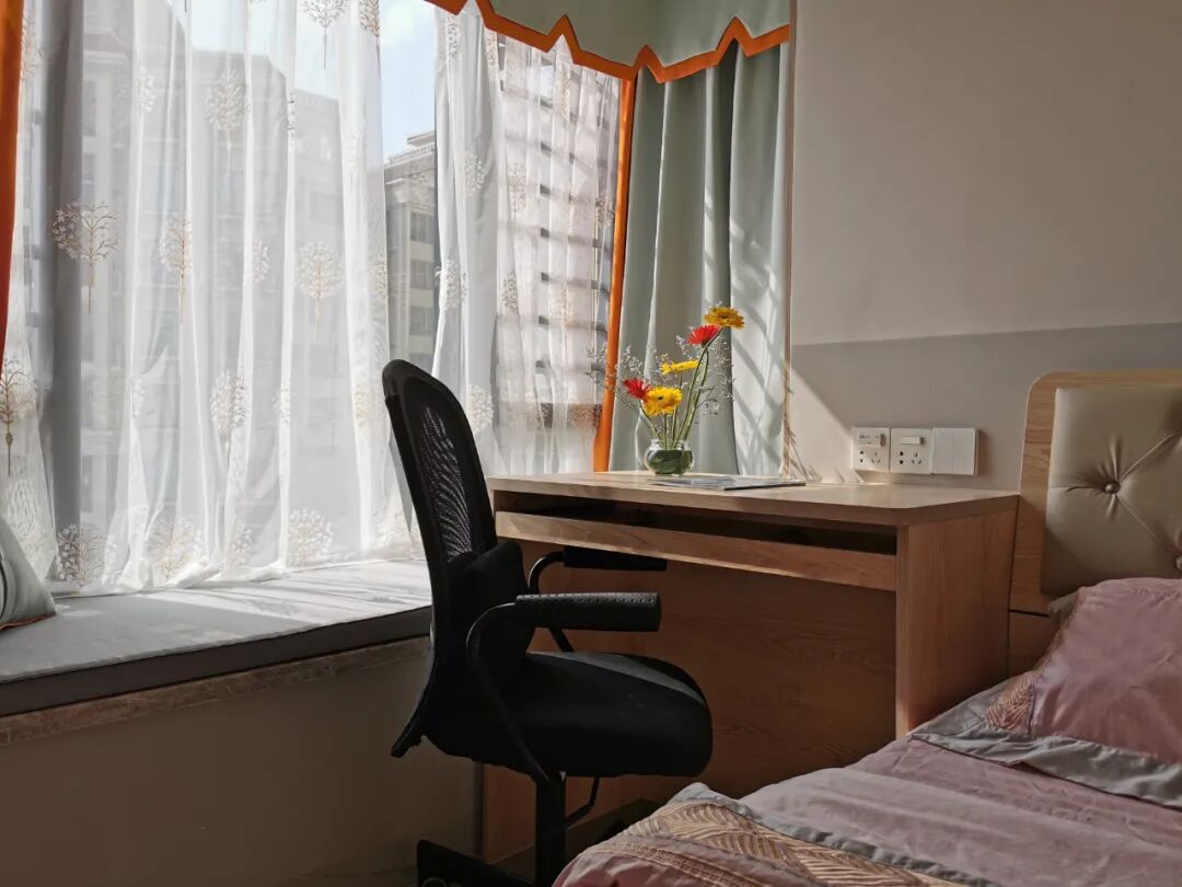 梳妆台放在卧室哪里最合适_卧室内放梳妆台_卧室合适台梳妆放在哪个位置