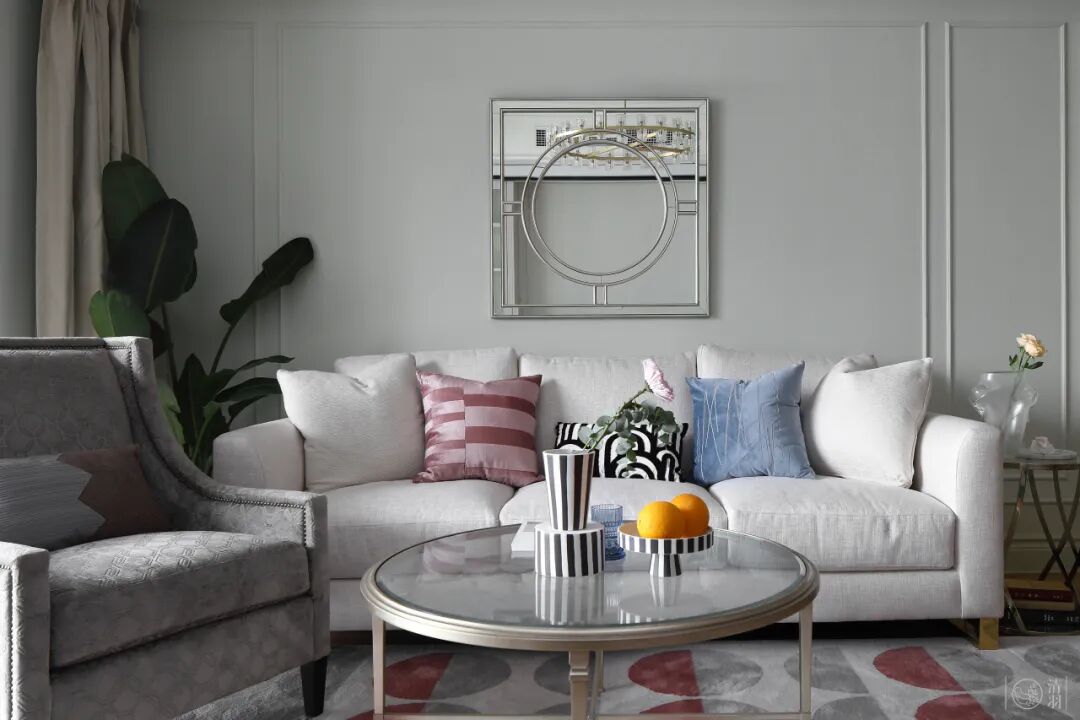 146㎡现代风，以现代风的营造基础，在家具造型与线条配色上加入复古美式的元素，让空间显得更加温雅舒适而档次