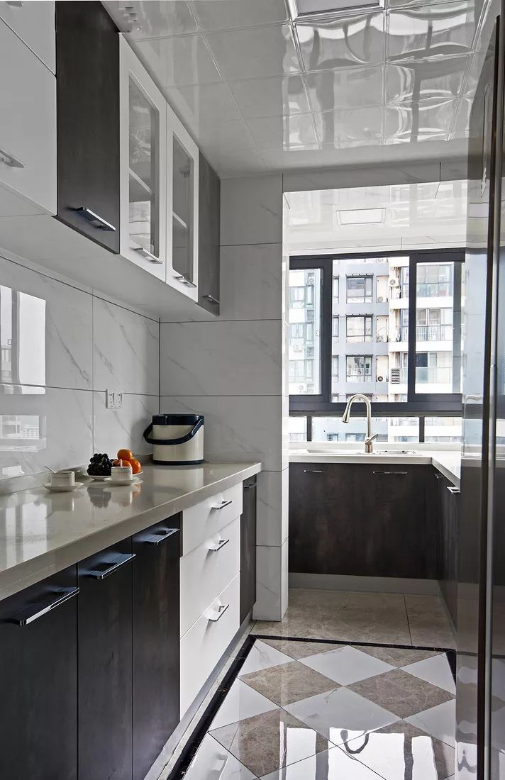 118平现代简约三居室，电视背景墙这样做简约又大气！