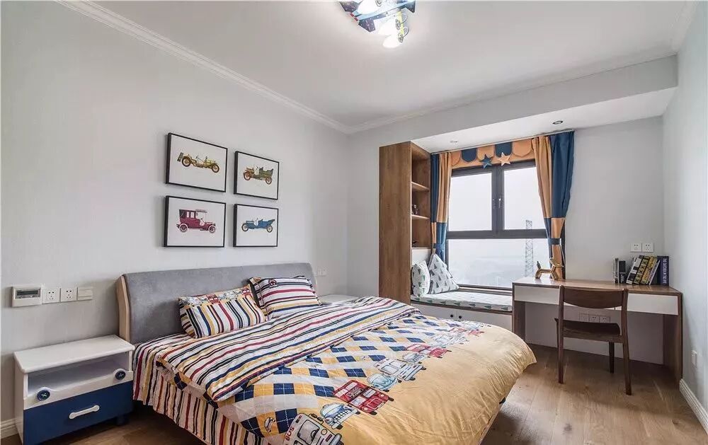 飘窗内开窗怎么装窗帘_飘窗内部是空的吗_内飘窗