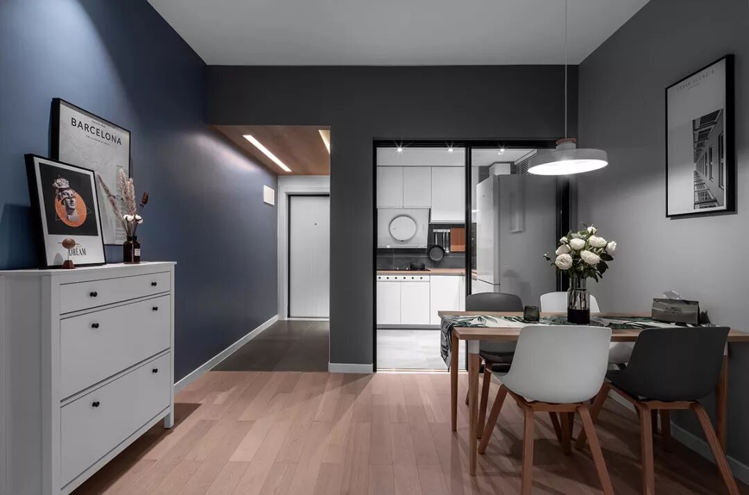 78㎡简约两房，入户玄关暗藏玄机，家人都夸设计的妙！