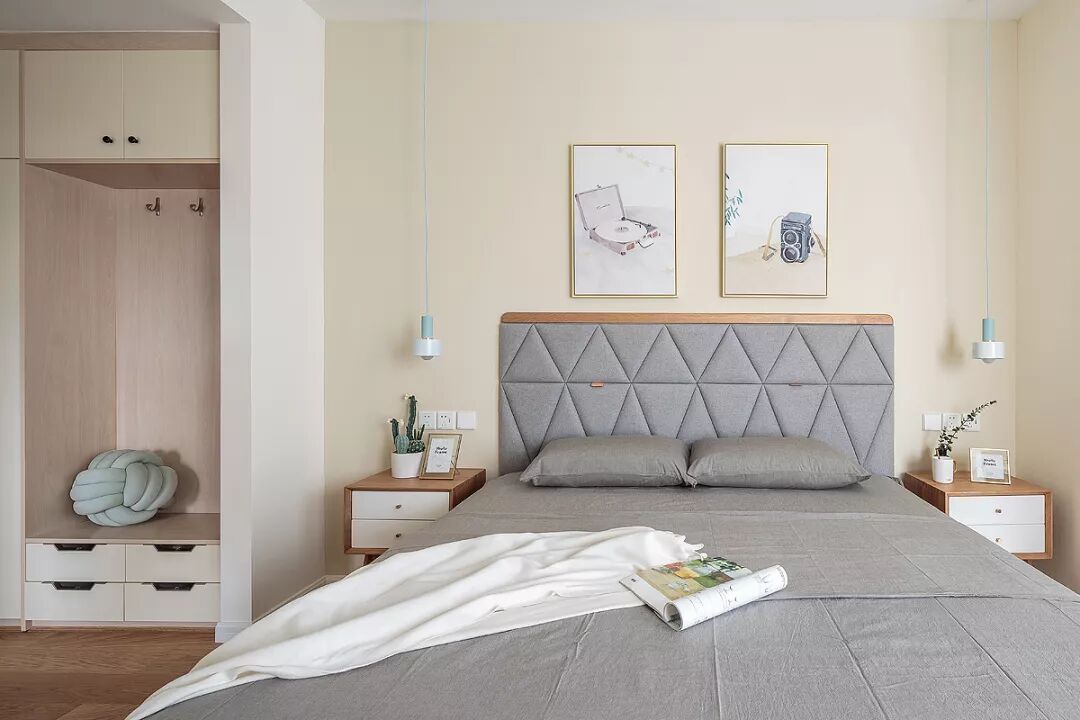 106平的原木风二居室，玄关改成洗衣房，房子不大却温馨！