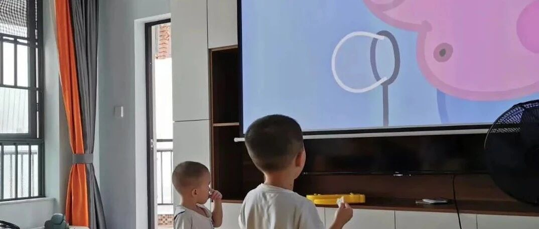 投影仪白天效果如何？新房准备装投影仪，装修时要注意什么？