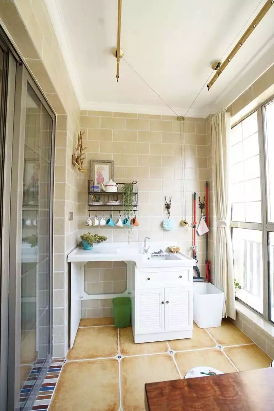 不管阳台面积是大是小，都可以做洗衣房