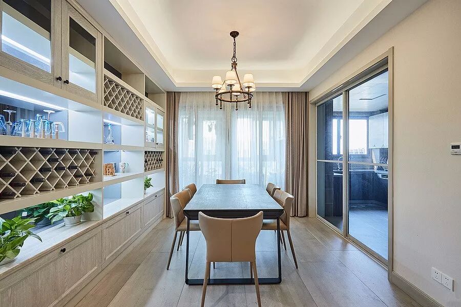 餐边柜+酒柜的设计，小酒怡情，格调温馨