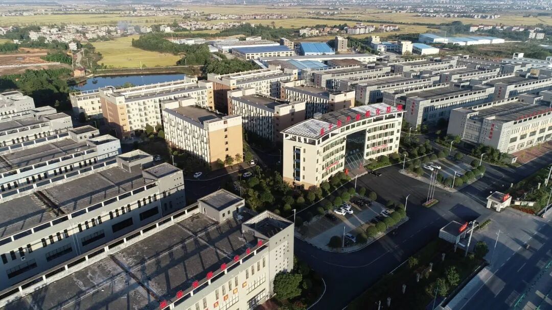 这里是新干县高档箱包产业园基地,是未来新干工业发展的主战场,主引擎