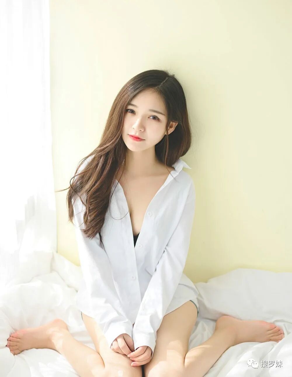 【美女】又纯又欲！虎牙女主播锁骨性感，曲线撩人，眼神摄人心魄（组图） - 6