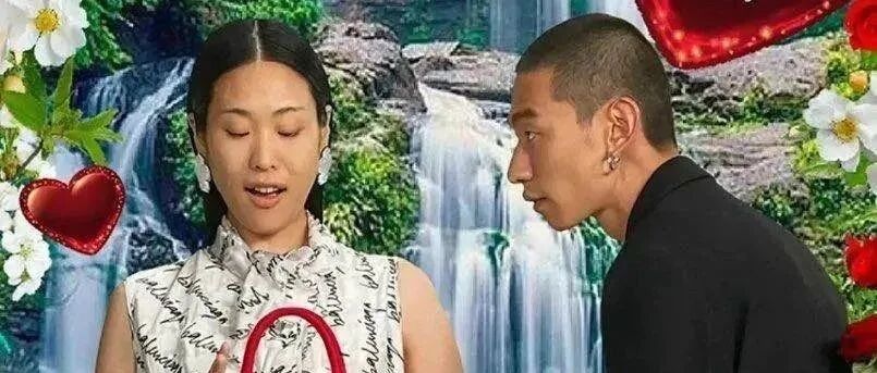 巴黎世家土味广告，真“香”……