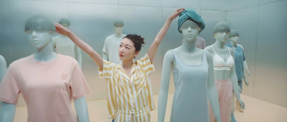 周冬雨再次代言内衣品，人设变了？