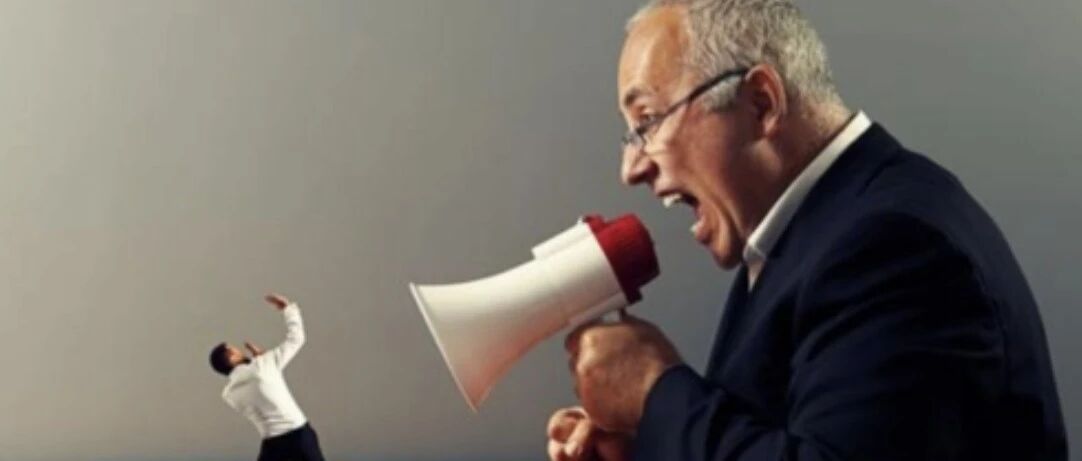 一个高明的领导，不吼不叫，用这10张牌带团队