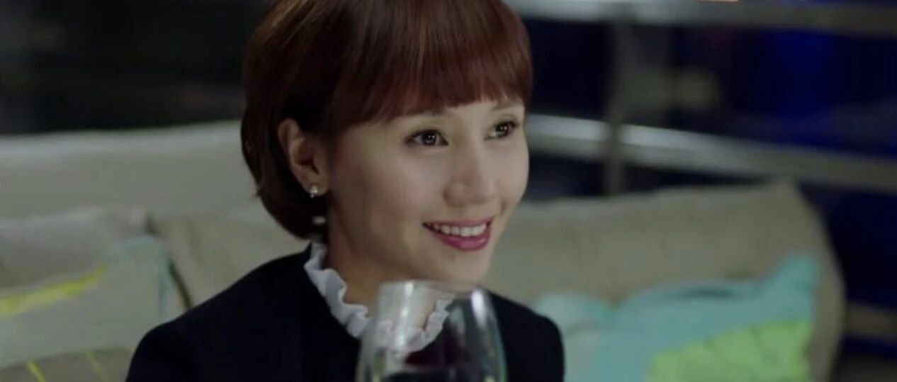 女面试官问：我身上哪个洞最小？小伙高情商的回答，当场被录取！