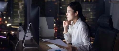 职场上，遇到有这样3个特征的领导，尽量远离，说明他们是小人