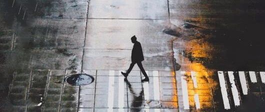 公司里有种人阴险狡诈处处排挤你，怎么对付这种人？