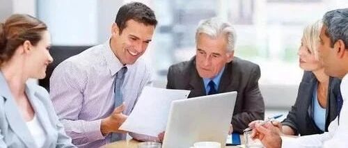 “我辞退了那个请病假的员工…”