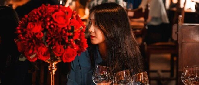 给领导送了很贵的红酒，短信告诉了他价格，领导生气退回，怎么办？