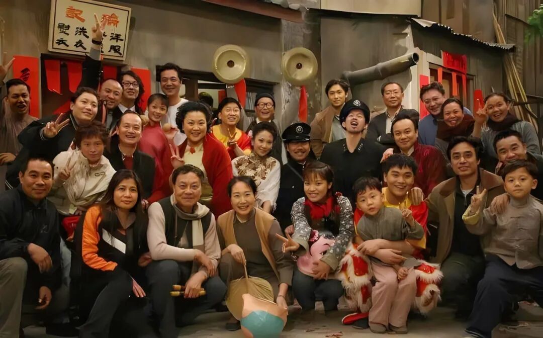 郑钤丹,17岁成为《72家房客》的阿香,如今33岁感情成谜