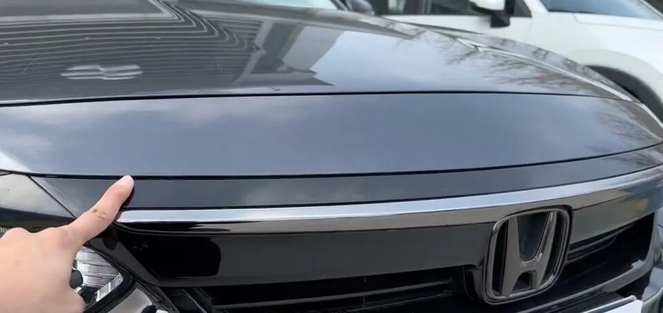 搭载选装套件，前中网样式以及前杠侧方