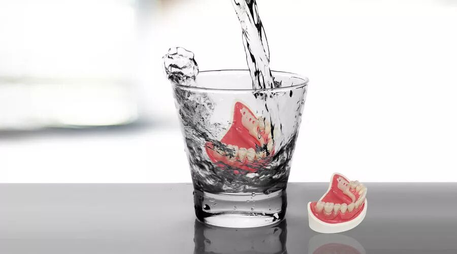 一副假牙，到底能配戴多久？