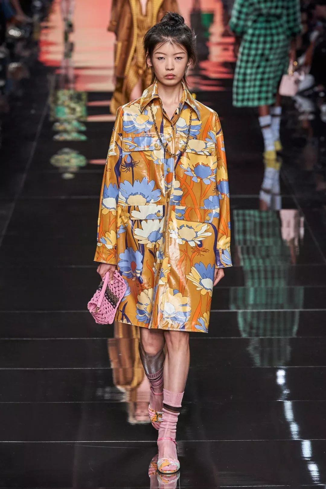 2020春夏米蘭時裝周 | Gucci秀場傳送「病號服」 天後J.Lo重現經典綠裙 家居 第31張