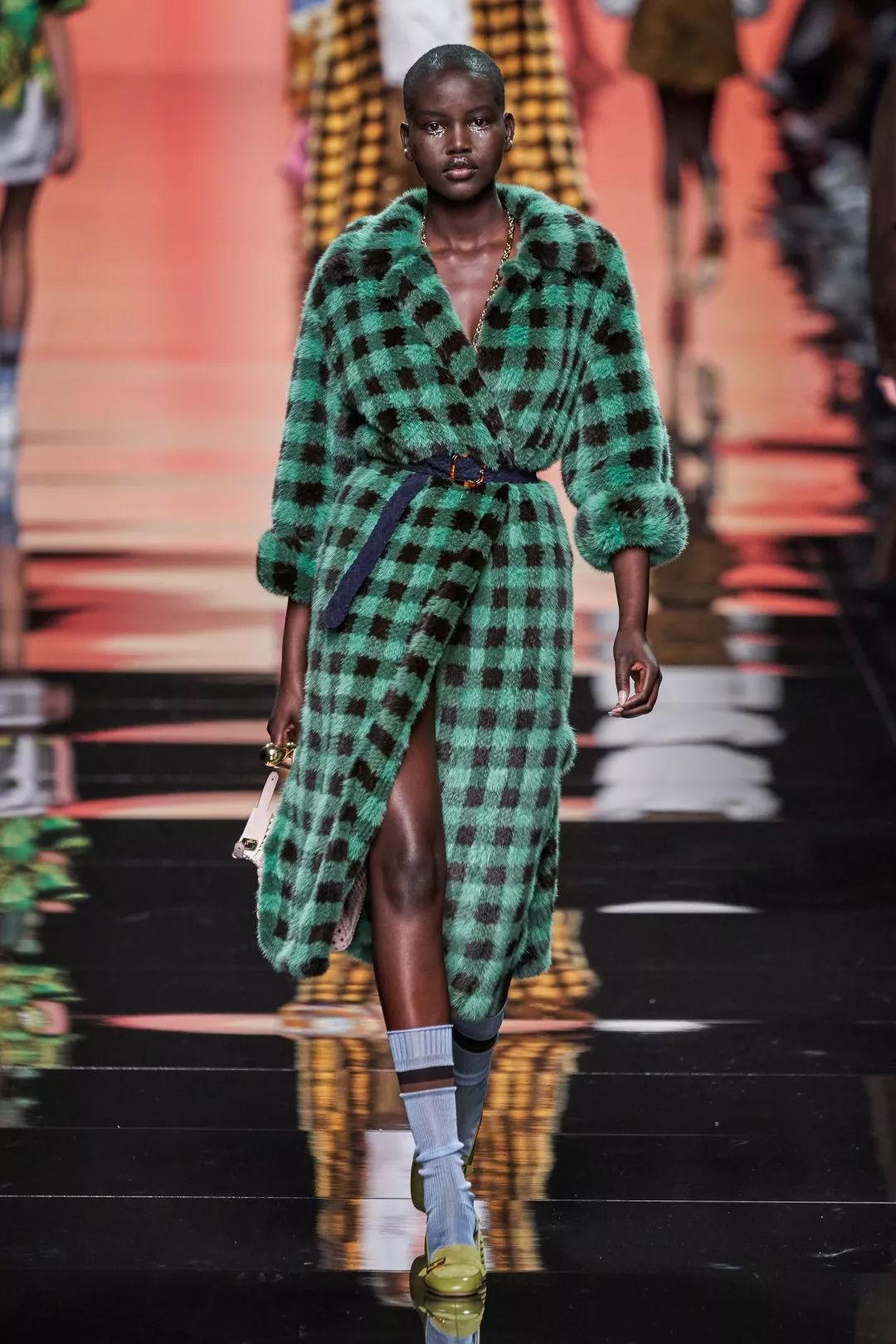 2020春夏米蘭時裝周 | Gucci秀場傳送「病號服」 天後J.Lo重現經典綠裙 家居 第29張