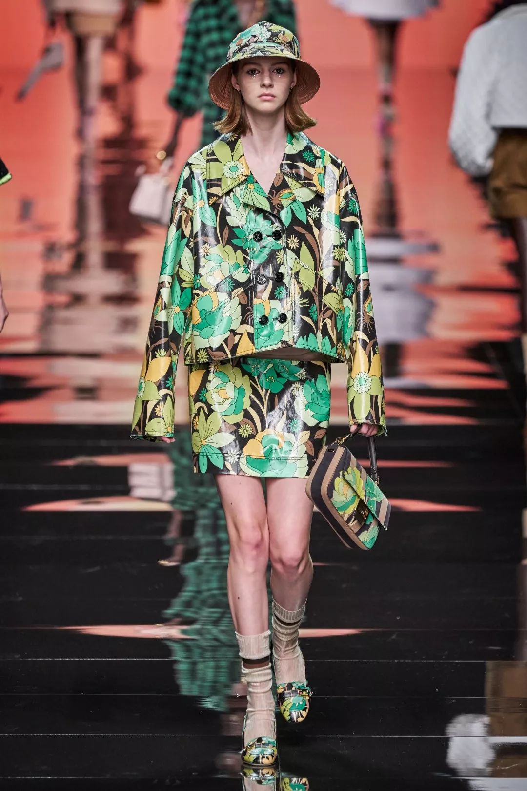2020春夏米蘭時裝周 | Gucci秀場傳送「病號服」 天後J.Lo重現經典綠裙 家居 第30張