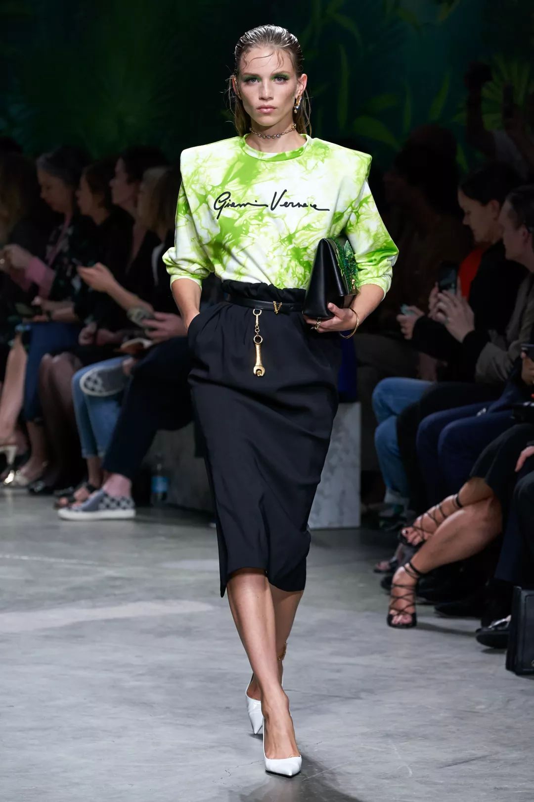 2020春夏米蘭時裝周 | Gucci秀場傳送「病號服」 天後J.Lo重現經典綠裙 家居 第46張