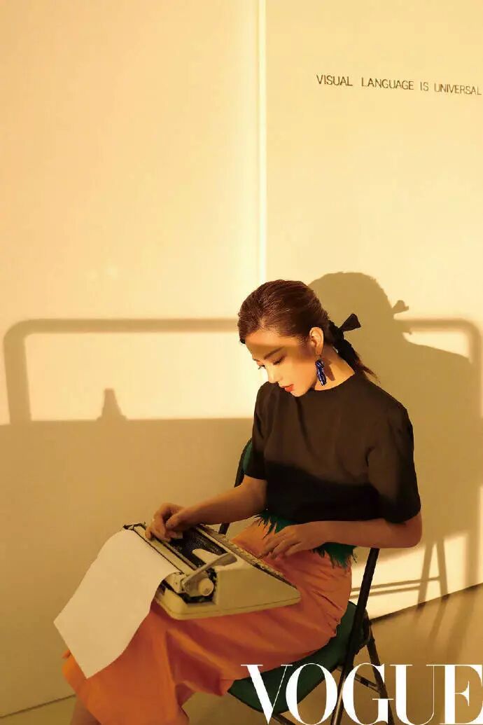 藝周爆米花頒獎禮 | 趙薇周迅登封鬥艷 宋茜紅衣殺唐嫣佟麗婭撞衫PK 時尚 第16張