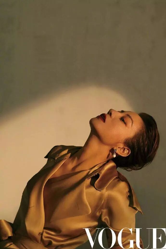 藝周爆米花頒獎禮 | 趙薇周迅登封鬥艷 宋茜紅衣殺唐嫣佟麗婭撞衫PK 時尚 第17張