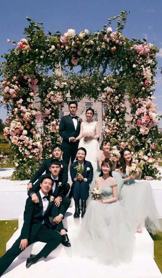 婚变实锤张若昀出轨伴娘唐艺昕带孩子回娘家