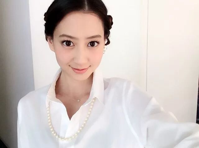 瘦了的河北麻友子又美出新高度 新出的私服穿搭简直是 猪猪女孩 们必看的秋日时装秀 昕薇微信公众号文章
