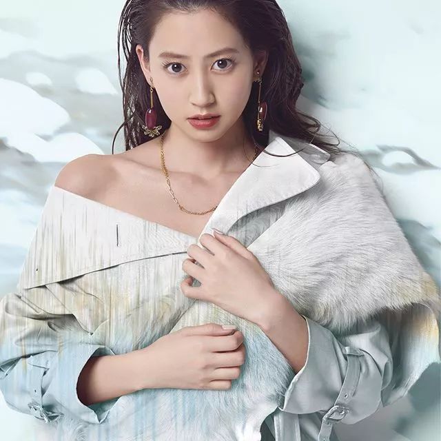 瘦了的河北麻友子又美出新高度 新出的私服穿搭简直是 猪猪女孩 们必看的秋日时装秀 昕薇微信公众号文章