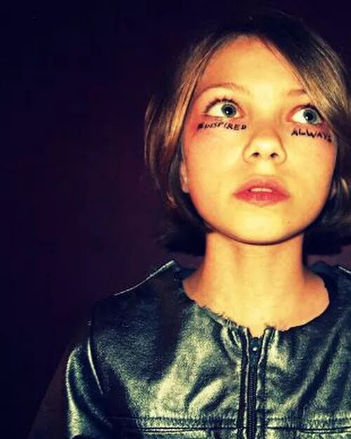 美國開始流行「小屁孩」時尚？這個12歲的女孩如何從普通學生成為《紐約時報》力捧的時裝偶像？ 時尚 第6張