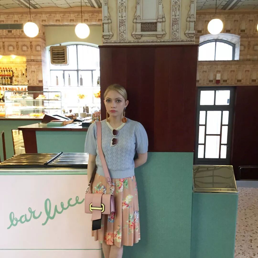 美國開始流行「小屁孩」時尚？這個12歲的女孩如何從普通學生成為《紐約時報》力捧的時裝偶像？ 時尚 第18張