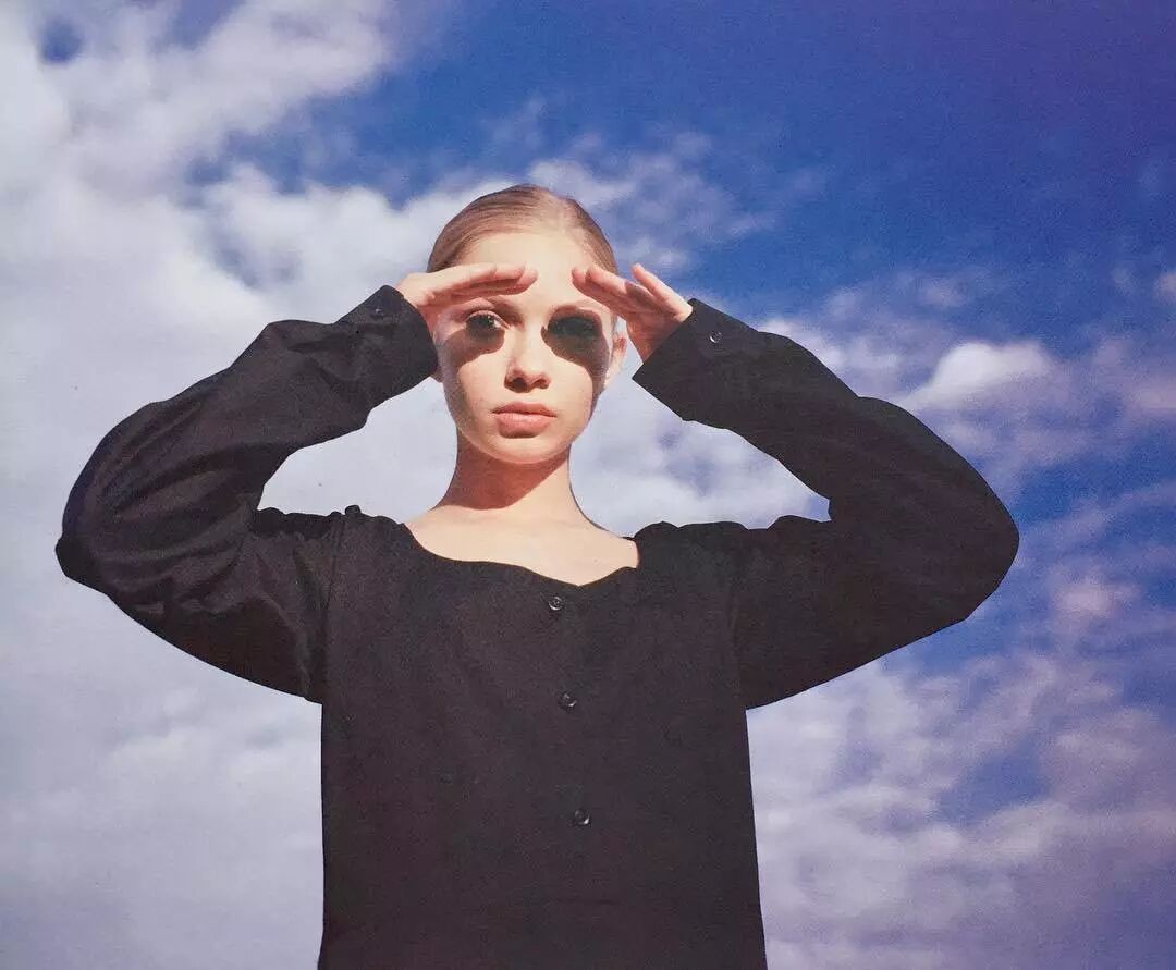 美國開始流行「小屁孩」時尚？這個12歲的女孩如何從普通學生成為《紐約時報》力捧的時裝偶像？ 時尚 第7張