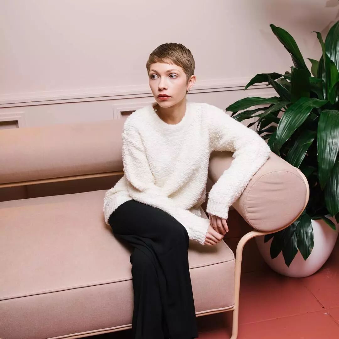 美國開始流行「小屁孩」時尚？這個12歲的女孩如何從普通學生成為《紐約時報》力捧的時裝偶像？ 時尚 第22張