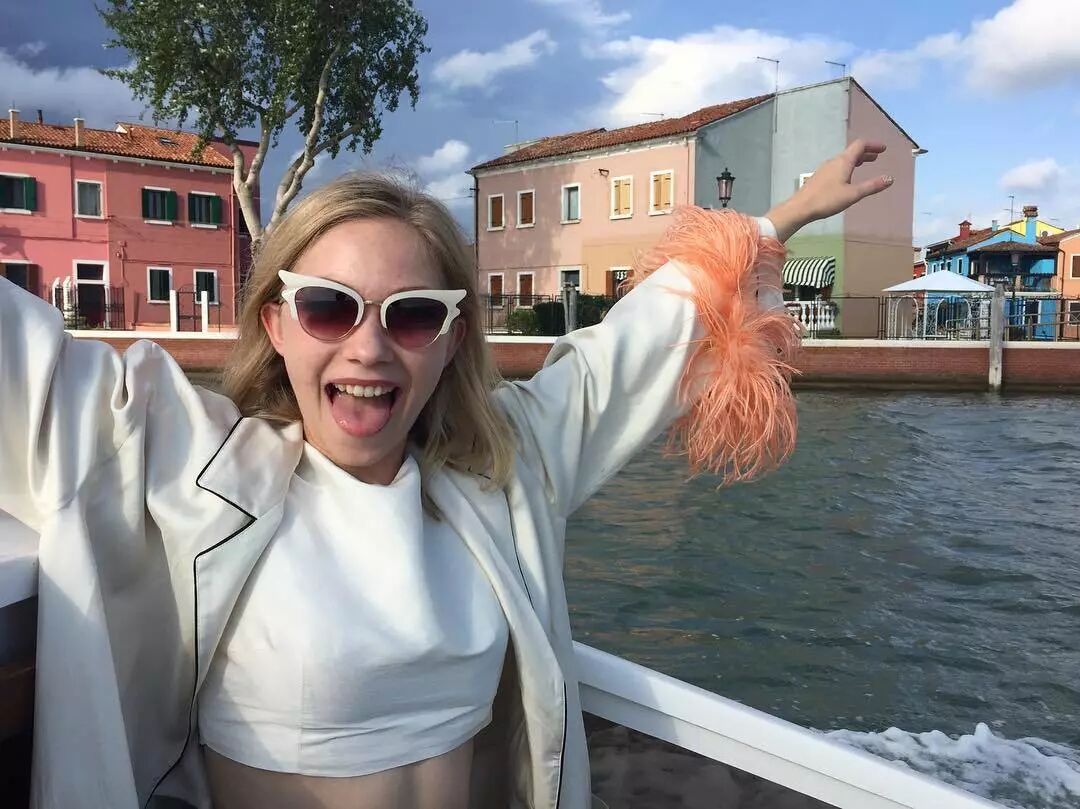 美國開始流行「小屁孩」時尚？這個12歲的女孩如何從普通學生成為《紐約時報》力捧的時裝偶像？ 時尚 第24張