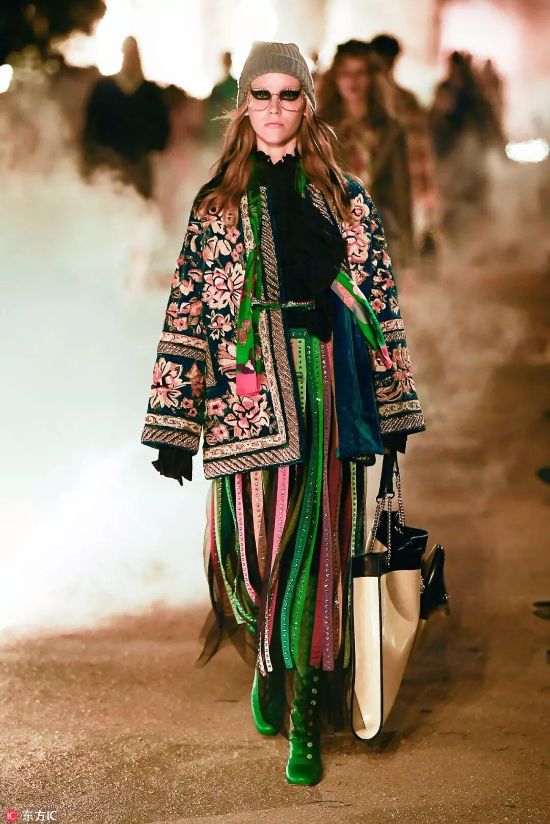墓园看秀gucci的早春系列又一次让我们大开脑洞
