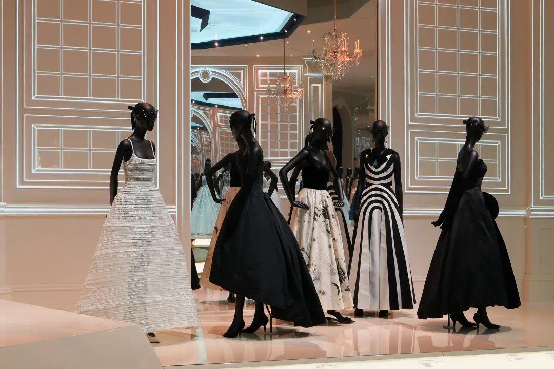 Dior大展讓人淚崩，「我穿的不是衣服，是夢」 家居 第32張