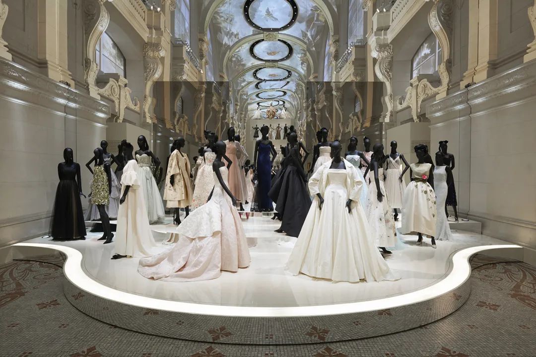 Dior大展讓人淚崩，「我穿的不是衣服，是夢」 家居 第21張