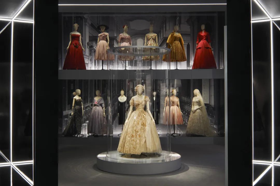 Dior大展讓人淚崩，「我穿的不是衣服，是夢」 家居 第24張