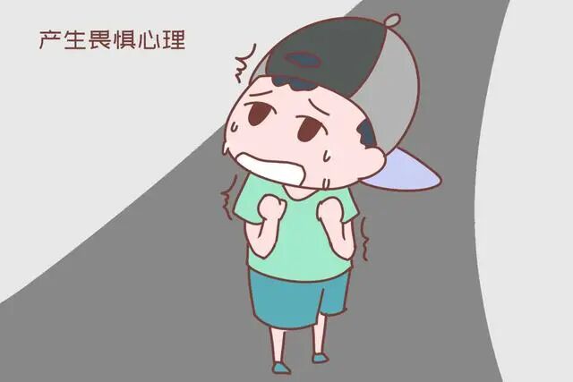 “妈妈，我不敢”孩子退缩怎么办？家长第一反应很重要，别做错了