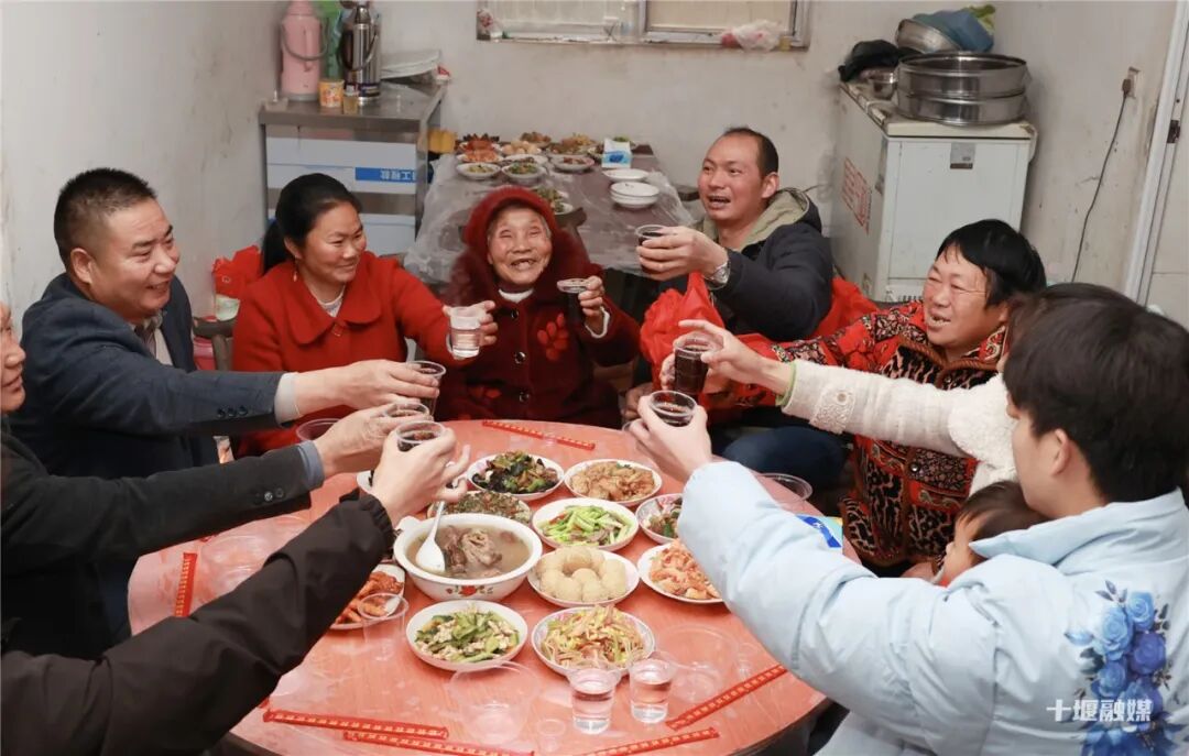 6岁走失47岁归家！寻亲41年，他在竹山终于和母亲团圆