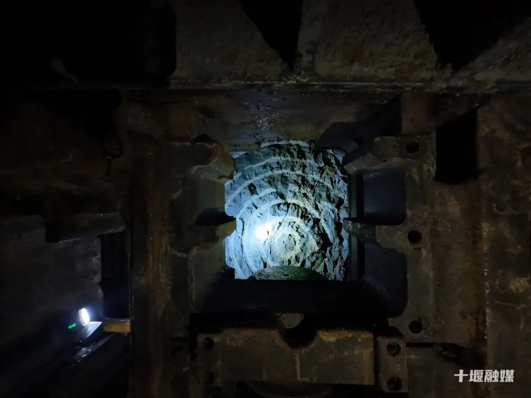 穿六山筑水脉 十堰超级工程隧洞贯通 "钢铁巨龙"隐山腹