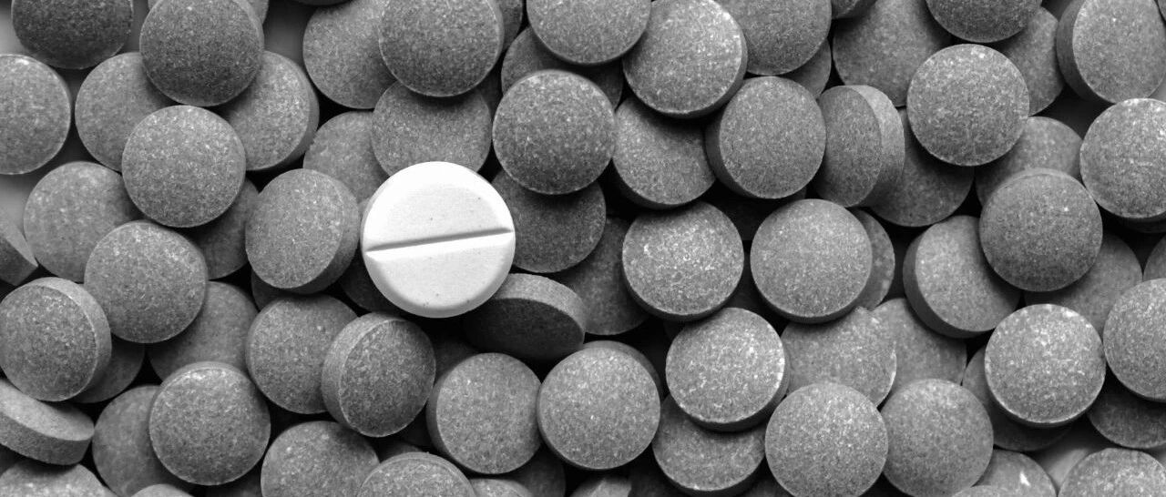 老人服用抗过敏药自杀，致毒药物竟是常用解毒剂？