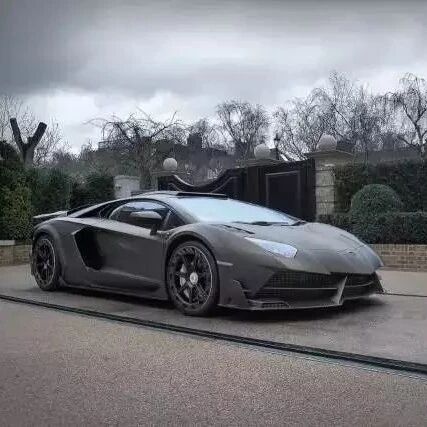 全球仅1辆的全碳兰博基尼，光改装费就能买台法拉利！