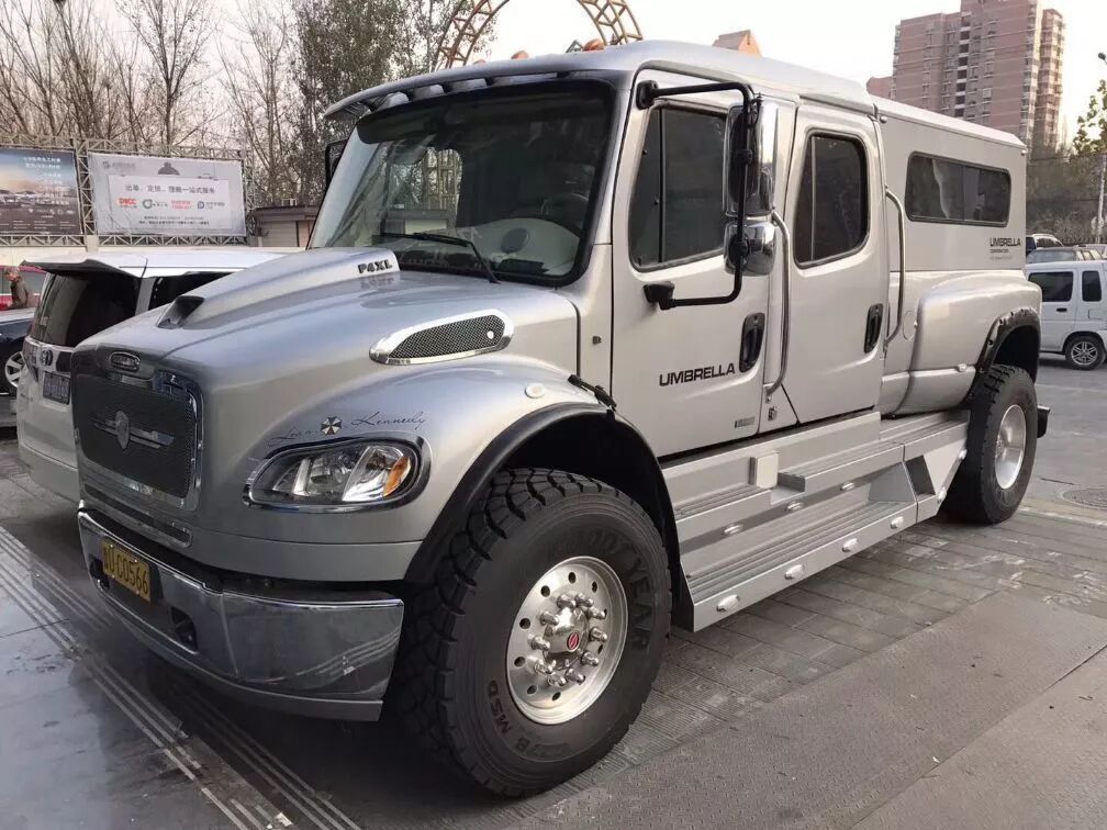 李晨的越野車3萬 排量8 3 給輪胎放了氣才能進車間 世界名車大本營 微文庫