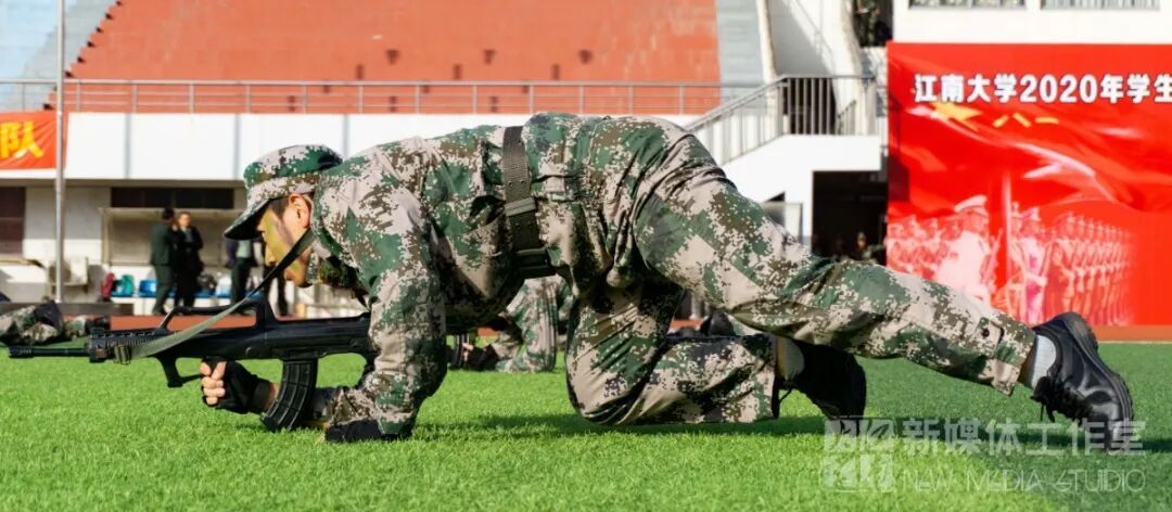 院男儿,志在四方迷彩青春,展翅高飞擒敌拳及军体拳表演擒敌拳贯耳冲膝