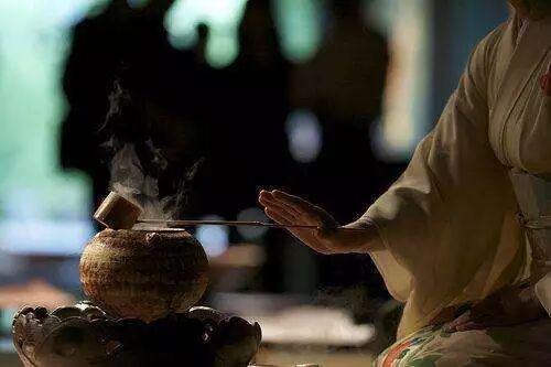 加葱花,加盐,拉花,古代茶叶的喝法可谓千奇百怪